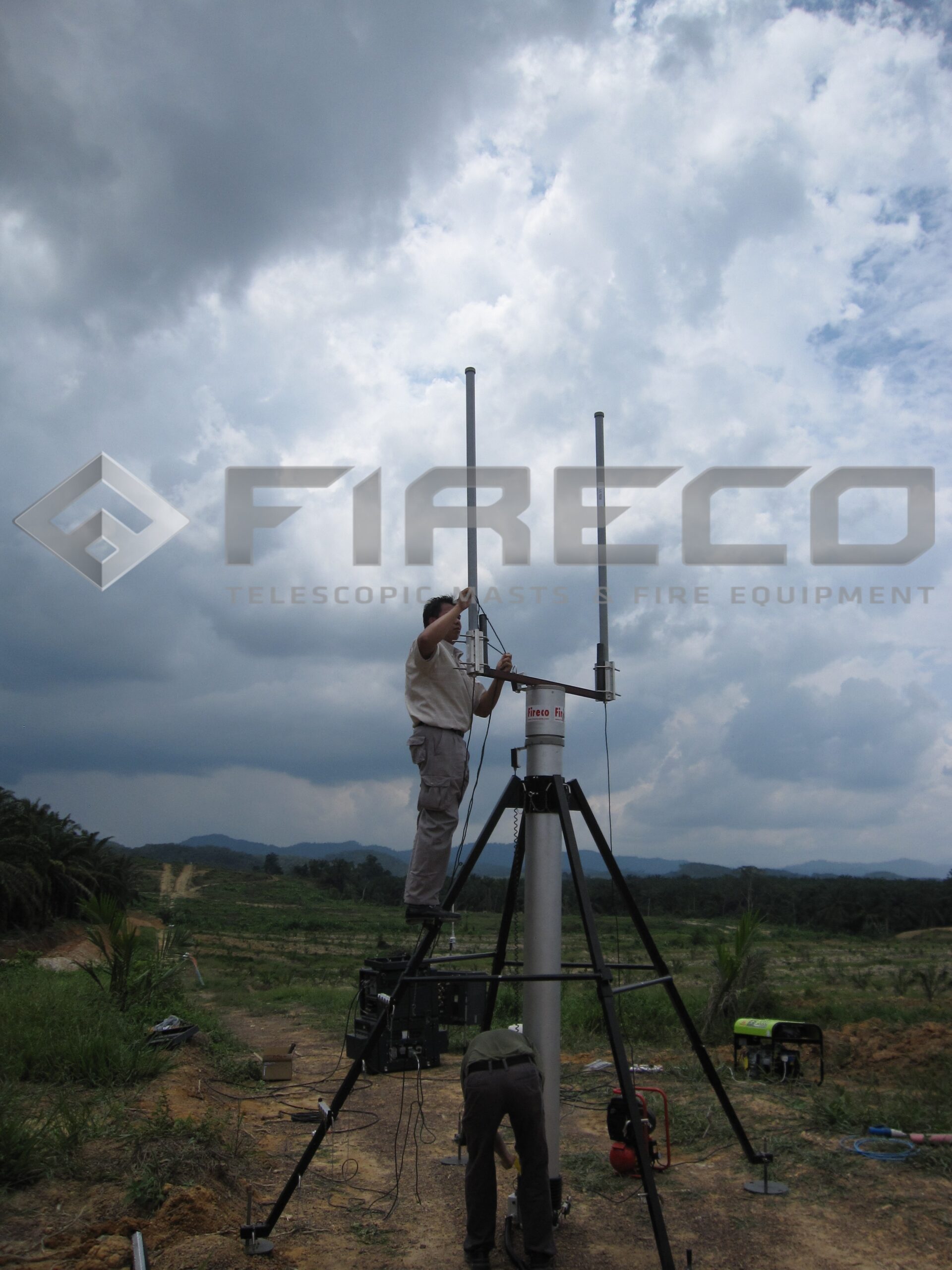 Antenna mast – standalone on ground-ink